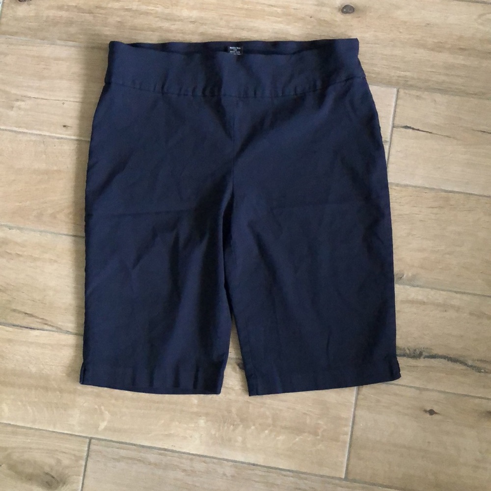 Bermuda shorts in Navy Blue